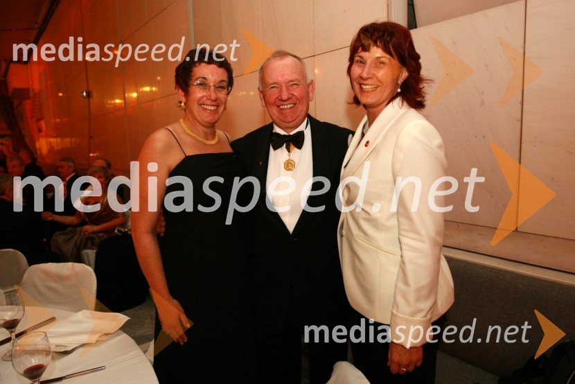 Janez Bohorič, predsednik uprave Sava d.d. in življenjska sopotnica Polonca Oblak ter Polonca Kukec, guvernerka slovenskih Lions klubov13. Veliki dobrodelni ples Lions kluba Ljubljana ob 20-obletnici lionizma v Sloveniji