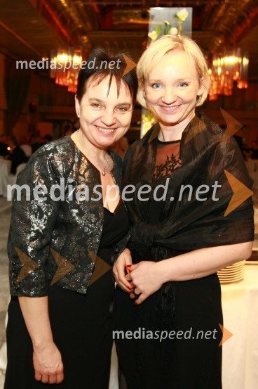 Vida Petrovčič, novinarka in Polona Bohorič, direktorica podjetja Divanova d.o.o. in članica Lions kluba Ljubljana13. Veliki dobrodelni ples Lions kluba Ljubljana ob 20-obletnici lionizma v Sloveniji