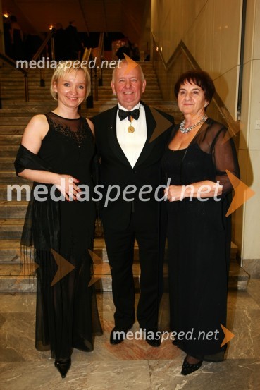 Polona Bohorič, direktorica podjetja Divanova d.o.o. in članica Lions kluba Ljubljana, Janez Bohorič, predsednik uprave Sava d.d. in Dunja Bohorič, svetovalka v podjetju Divanova d.o.o. in ustanovitvena članica Lions kluba Ljubljana13. Veliki dobrodelni ples Lions kluba Ljubljana ob 20-obletnici lionizma v Sloveniji