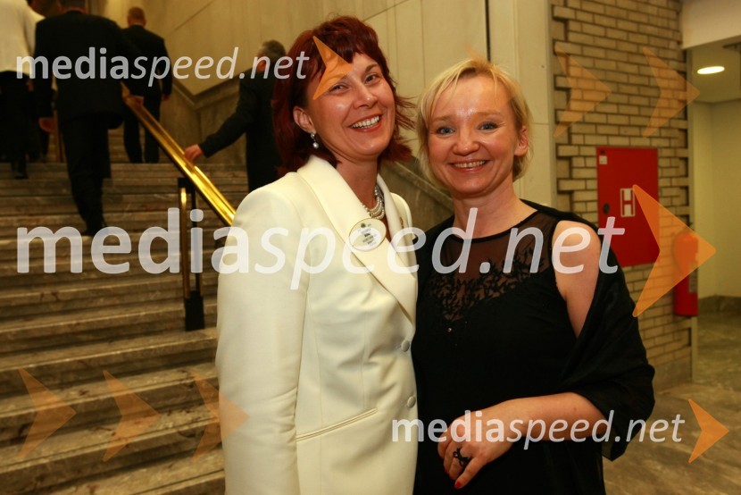 Polonca Kukec, guvernerka slovenskih Lions klubov in Polona Bohorič13. Veliki dobrodelni ples Lions kluba Ljubljana ob 20-obletnici lionizma v Sloveniji