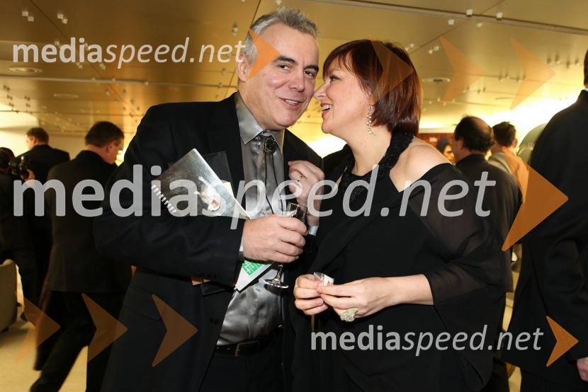 Zoran Predin, pevec in žena Barbara Lapajne Predin13. Veliki dobrodelni ples Lions kluba Ljubljana ob 20-obletnici lionizma v Sloveniji