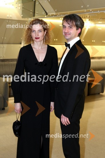 Hermina Kovačič, urednica Diners Magazine in Igor Seme, pianist in predsednik LK Domžale13. Veliki dobrodelni ples Lions kluba Ljubljana ob 20-obletnici lionizma v Sloveniji