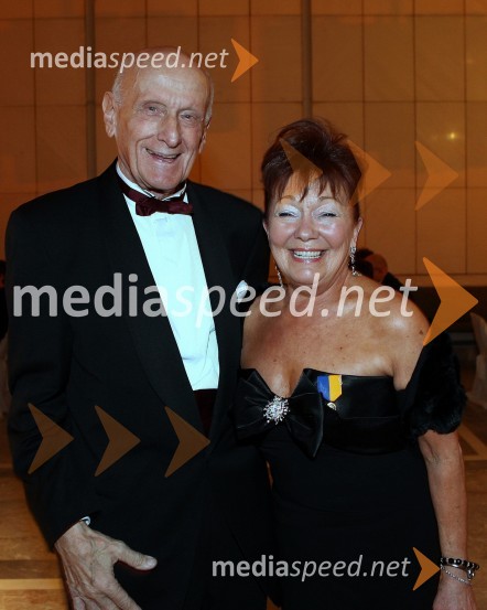 Prof. Sergej Pavlin, arhitekt in Tjaša Andree Prosenc, odvetnica13. Veliki dobrodelni ples Lions kluba Ljubljana ob 20-obletnici lionizma v Sloveniji