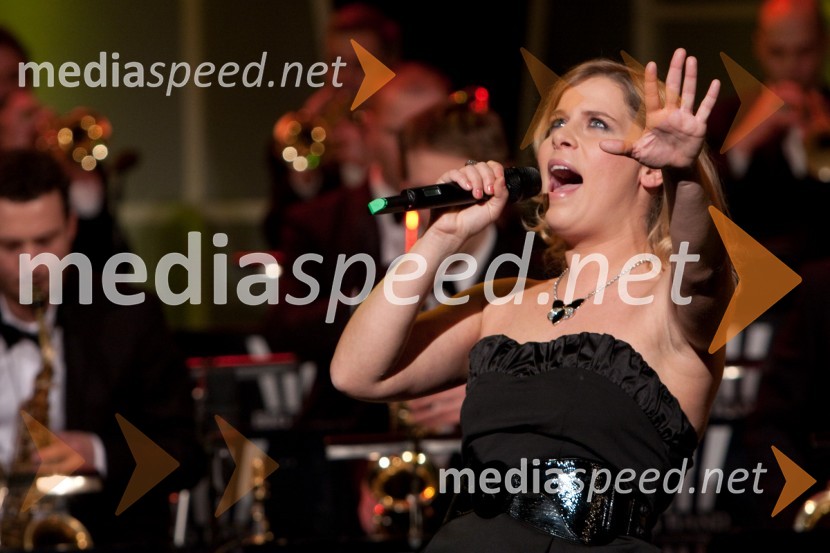 Anika Horvat, pevkaStopimo skupaj za nedonošenčke, dobrodelni koncert