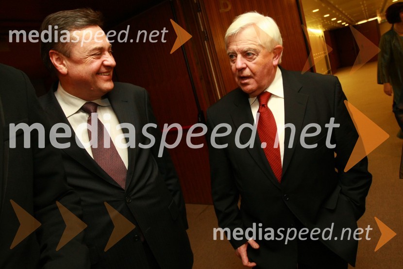 Zoran Janković, župan Ljubljane in Milan Kučan, nekdanji predsednik Republike Slovenije13. Veliki dobrodelni ples Lions kluba Ljubljana ob 20-obletnici lionizma v Sloveniji