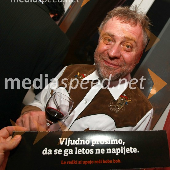 Milan Pečovnik- Pidži, pevecBob leta 2009 in vljudna prošnja Večerovcev, naj se ga gostje letos ne napijejo...
