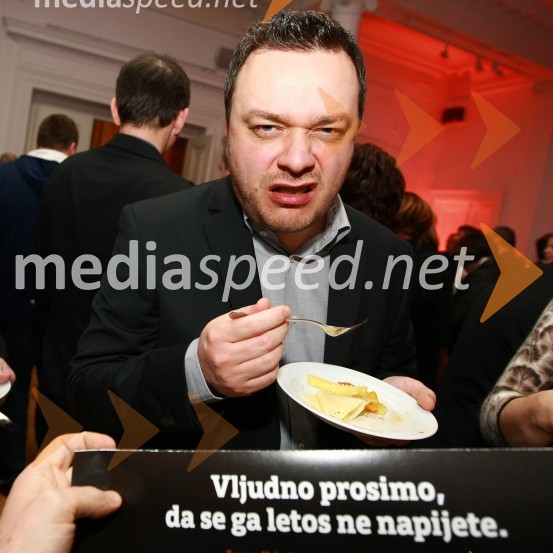 Sašo Papp, Radio CenterBob leta 2009 in vljudna prošnja Večerovcev, naj se ga gostje letos ne napijejo...