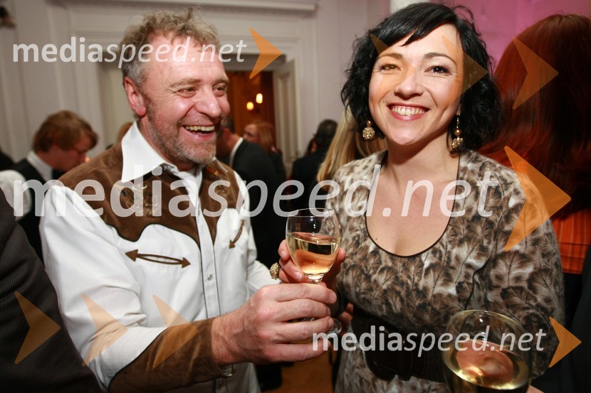 Milan Pečovnik - Pidži, pevec in Polona Požgan Štorman, Radio CenterBob leta 2009 in vljudna prošnja Večerovcev, naj se ga gostje letos ne napijejo...