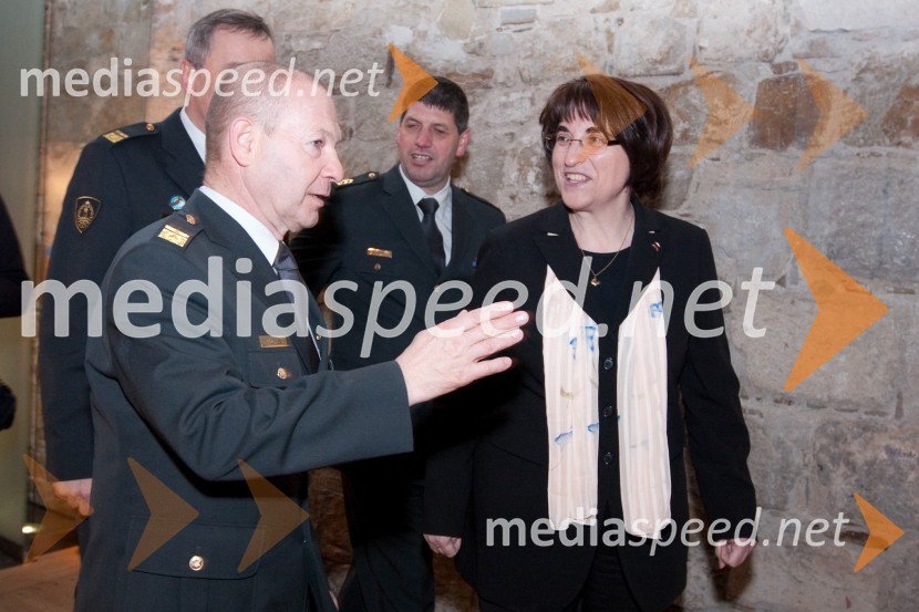 	.... in Ljubica Jelušič, ministrica za obramboPredstavitev olimpijske delegacije Slovenije