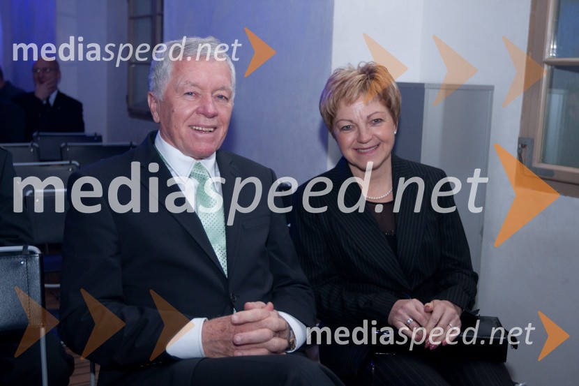 Tone Vogrinec, vodja olimpijske delegacije in mag. Vojka Ravbar, generalna sekretarka SKBPredstavitev olimpijske delegacije Slovenije