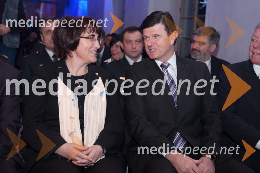 	Ljubica Jelušič, ministrica za obrambo in mag. Blaž Kavčič, predsednik Državnega sveta RSPredstavitev olimpijske delegacije Slovenije