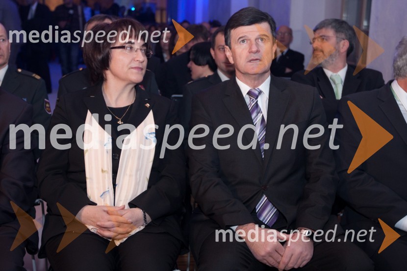 Ljubica Jelušič, ministrica za obrambo in mag. Blaž Kavčič, predsednik Državnega sveta RSPredstavitev olimpijske delegacije Slovenije