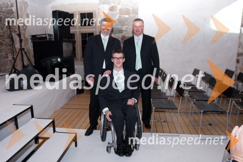 Roman Jakič, direktor Hale Tivoli, sin Gal Jakič, alpski smučar in Bojan Kavčič, trenerPredstavitev olimpijske delegacije Slovenije