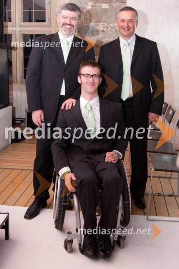 Roman Jakič, direktor Hale Tivoli, sin Gal Jakič, alpski smučar in Bojan Kavčič, trenerPredstavitev olimpijske delegacije Slovenije