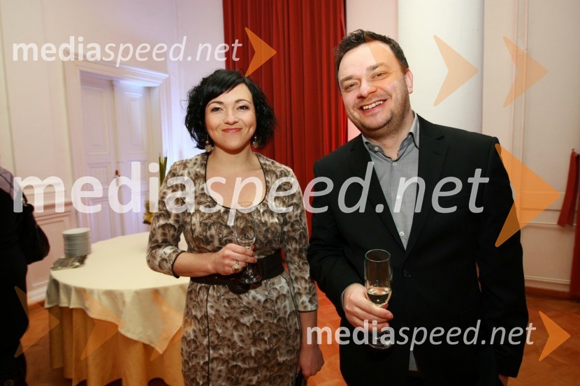 Polona Požgan Štorman in Sašo Papp, Radio CenterBob leta 2009 in vljudna prošnja Večerovcev, naj se ga gostje letos ne napijejo...