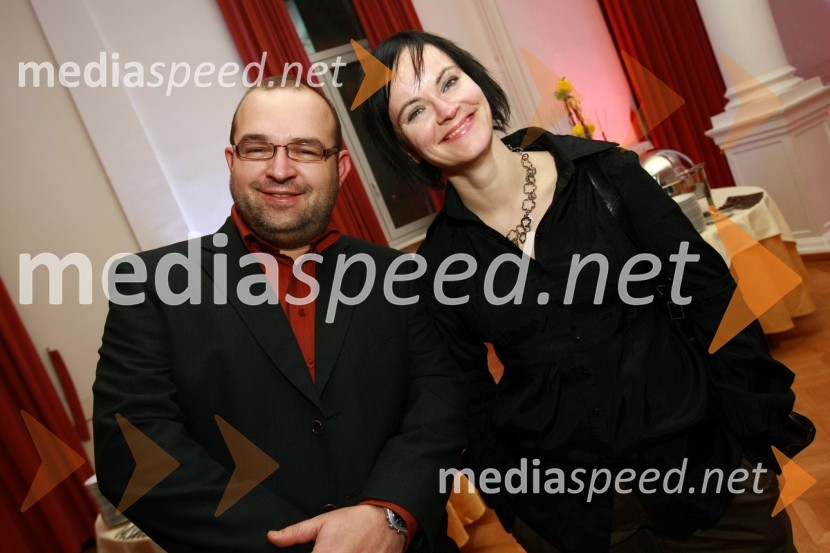 Mitja Blagajac, član uprave komunikacijske skupine SPEM in Petra Božič Blagajac, komunikacijska skupina SPEMBob leta 2009 in vljudna prošnja Večerovcev, naj se ga gostje letos ne napijejo...