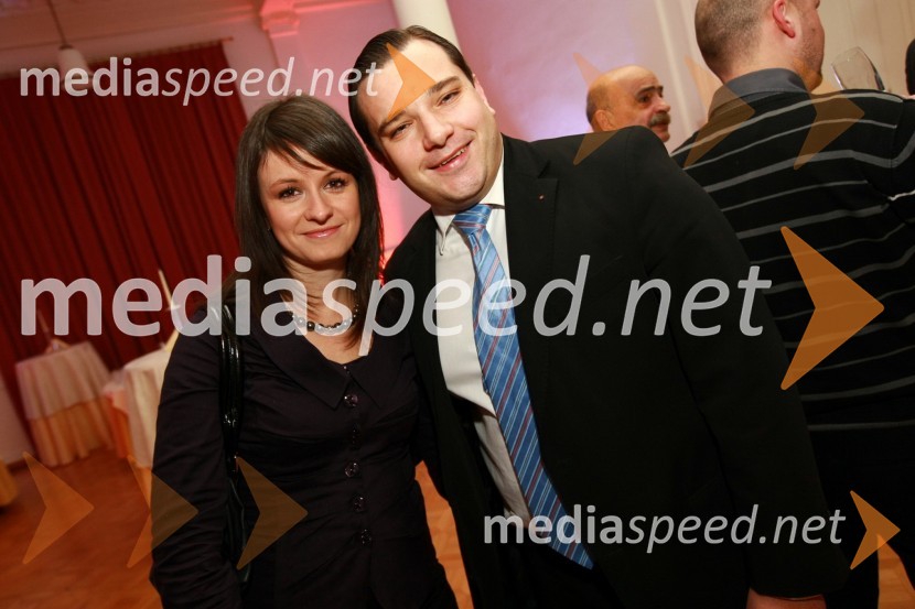 Lidija Novak, ŠOUM in Zdenko Škraban, Vitoma PRBob leta 2009 in vljudna prošnja Večerovcev, naj se ga gostje letos ne napijejo...