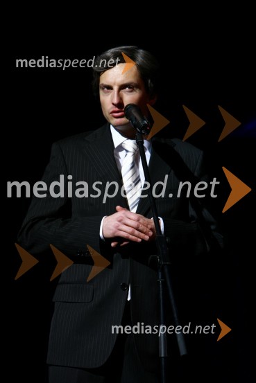 Marjan Šarec, imitatorBob leta 2009 in vljudna prošnja Večerovcev, naj se ga gostje letos ne napijejo...