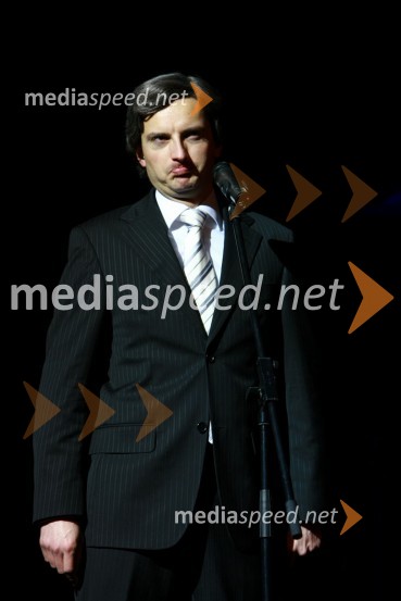 Marjan Šarec, imitatorBob leta 2009 in vljudna prošnja Večerovcev, naj se ga gostje letos ne napijejo...
