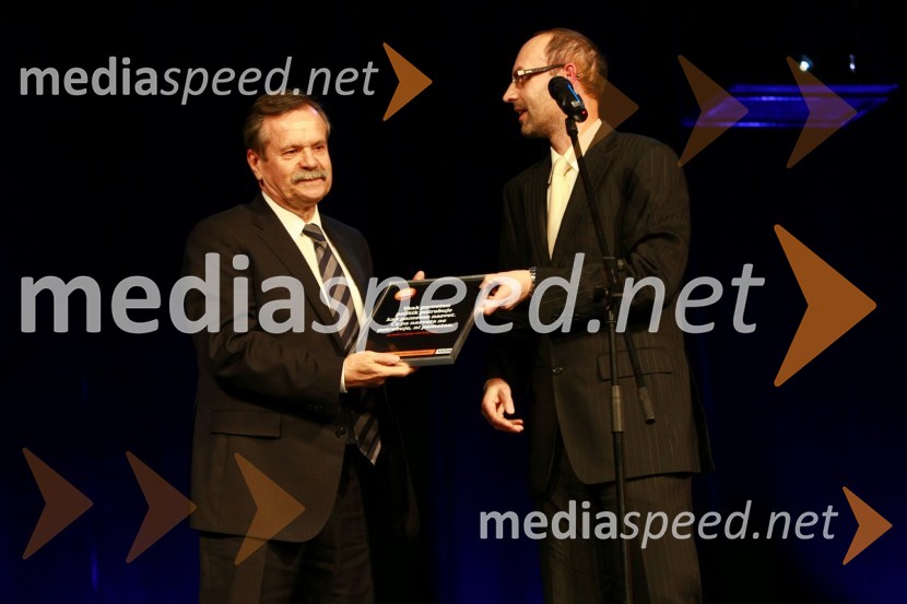 Dr. Radovan Stanislav Pejovnik, rektor Univerze v Ljubljani in Tomaž Ranc,  odgovorni urednik časnika Večer  
Bob leta 2009 in vljudna prošnja Večerovcev, naj se ga gostje letos ne napijejo...