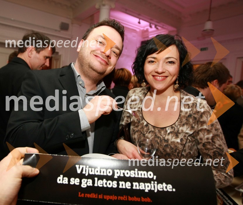 Polona Požgan Štorman in Sašo Papp, Radio CenterBob leta 2009 in vljudna prošnja Večerovcev, naj se ga gostje letos ne napijejo...