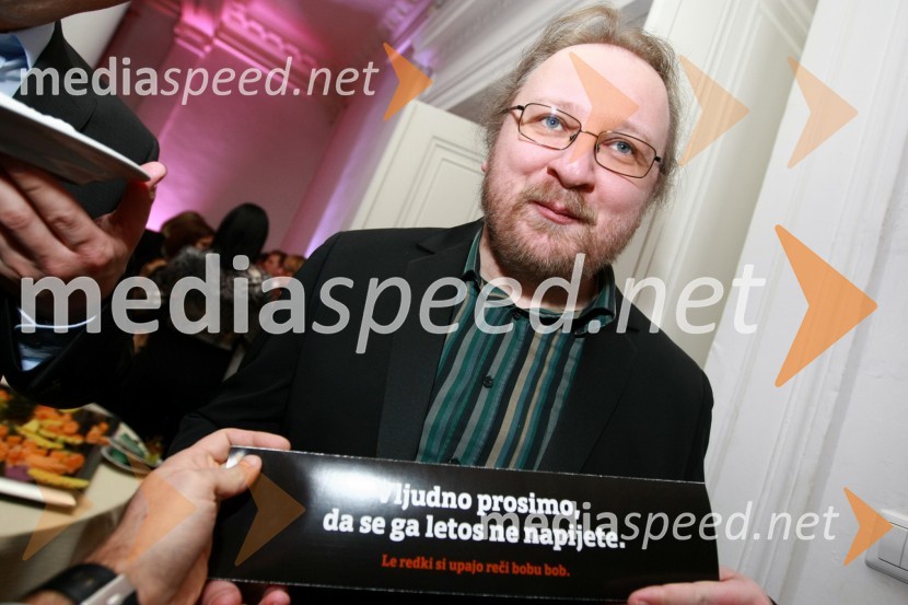 Zvone Štor, vodja digitalnih programov na Večeru   
 
Bob leta 2009 in vljudna prošnja Večerovcev, naj se ga gostje letos ne napijejo...