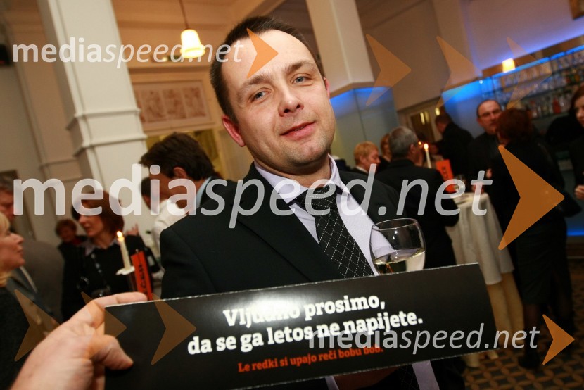 Dejan Rebernik, vodja marketinga, ČZP Večer d.d.Bob leta 2009 in vljudna prošnja Večerovcev, naj se ga gostje letos ne napijejo...