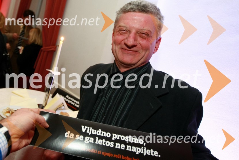 Slobodan Mageš-MagiBob leta 2009 in vljudna prošnja Večerovcev, naj se ga gostje letos ne napijejo...