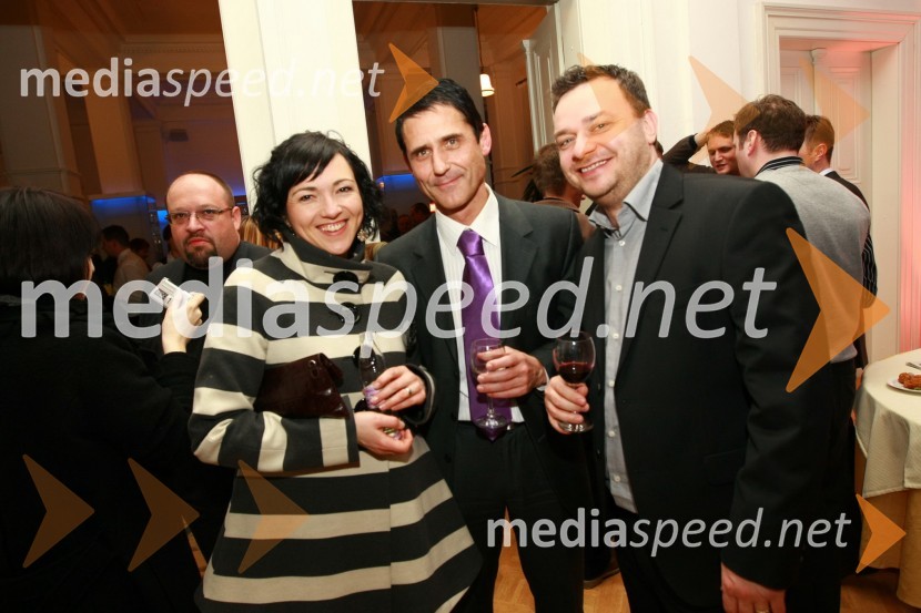 Polona Požgan Štorman, Radio Center, Stojan Auer in Sašo Papp, Radio CenterBob leta 2009 in vljudna prošnja Večerovcev, naj se ga gostje letos ne napijejo...