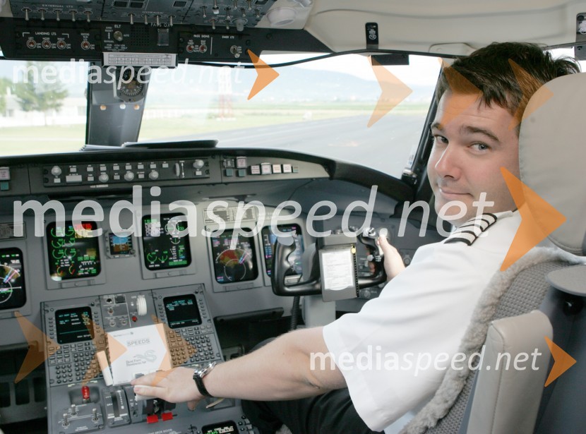 Kopilot Marco MallaunNovo letalo družbe Styrian Spirit