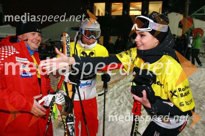 Peter Pen, pomočnik trenerja za hitre discipline v hrvaški smučarski reprezentanci, Filip Flisar, reprezentant smučarskega krosa in Tina Petelin, Miss Slovenije 2009Rok Flander Snowboard show 2010