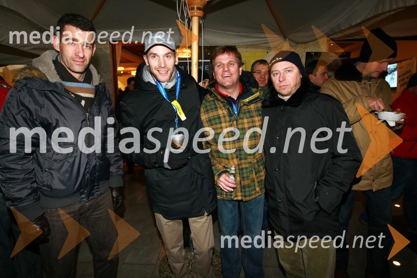 Marko Simeunovič, nekdanji nogometaš, Jose Manuel Rivas Castro, vodja mednarodnih trgov Shark AG, Slavko Golob in Dušan ŽeherRok Flander Snowboard show 2010