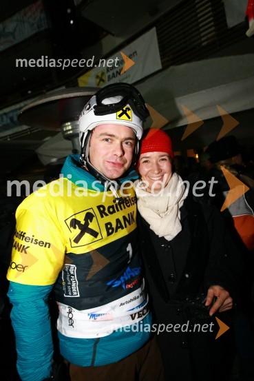 Rok Flander, deskar na snegu in punca Marijana BeškerRok Flander Snowboard show 2010