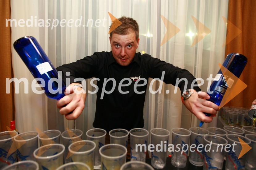 Zvone Močnik, vodja gostinstva Cafe Bara AvenueRok Flander Snowboard show 2010