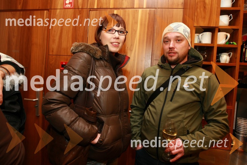 Petra Hercog, Radio Pohorje in David Irgolič, glavni in odgovorni urednik radia CenterRok Flander Snowboard show 2010