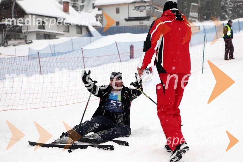Martin Janežič - Buco, bobnar skupine SausagesX - plozija zabave 2010, veleslalom glasbenikov