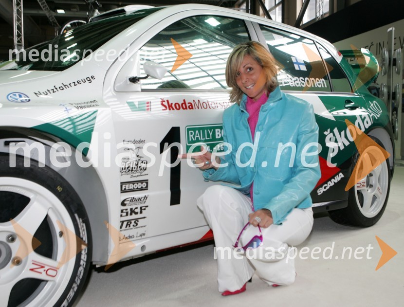 Alenka Bikar, atletinjaSrečanje znanih Slovencev, voznikov avtomobilov Škoda