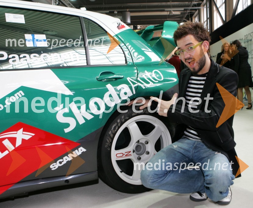 Anžej Dežan, pevecSrečanje znanih Slovencev, voznikov avtomobilov Škoda