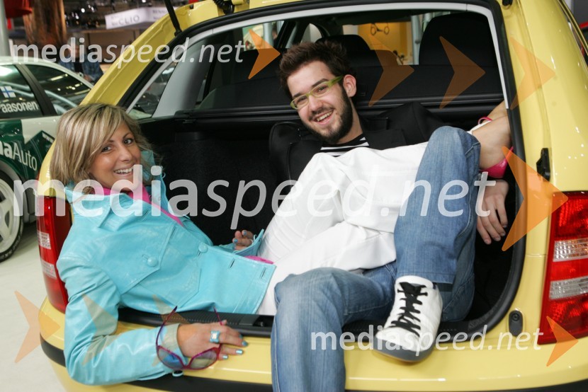 Alenka Bikar, atletinja in Anžej Dežan, pevecSrečanje znanih Slovencev, voznikov avtomobilov Škoda