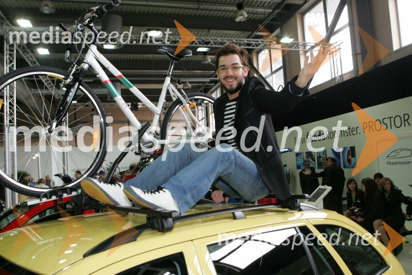 Anžej Dežan, pevecSrečanje znanih Slovencev, voznikov avtomobilov Škoda