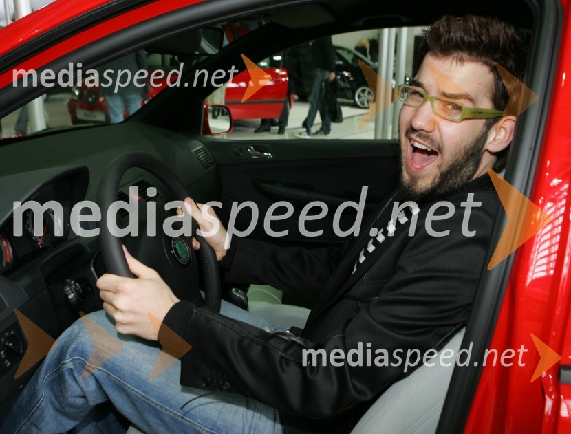 Anžej Dežan, pevecSrečanje znanih Slovencev, voznikov avtomobilov Škoda