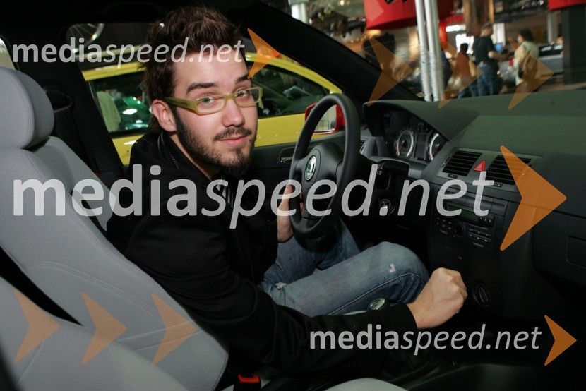 Anžej Dežan, pevecSrečanje znanih Slovencev, voznikov avtomobilov Škoda