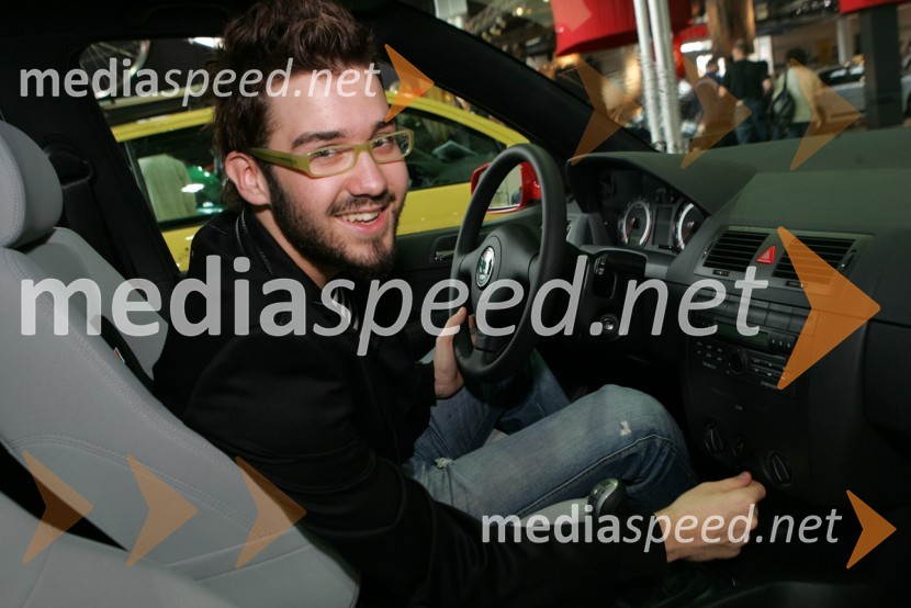 Anžej Dežan, pevecSrečanje znanih Slovencev, voznikov avtomobilov Škoda