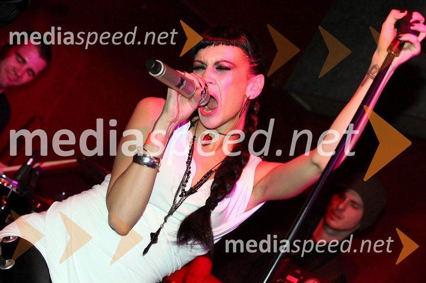 Nina Osenar, pevka in TV voditeljica  	Nina Osenar, predstavitev albuma Missunderstood