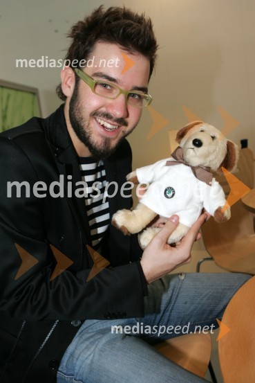 Anžej Dežan, pevecSrečanje znanih Slovencev, voznikov avtomobilov Škoda