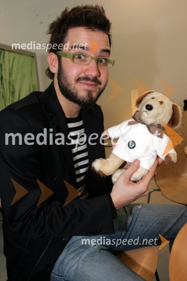 Anžej Dežan, pevecSrečanje znanih Slovencev, voznikov avtomobilov Škoda