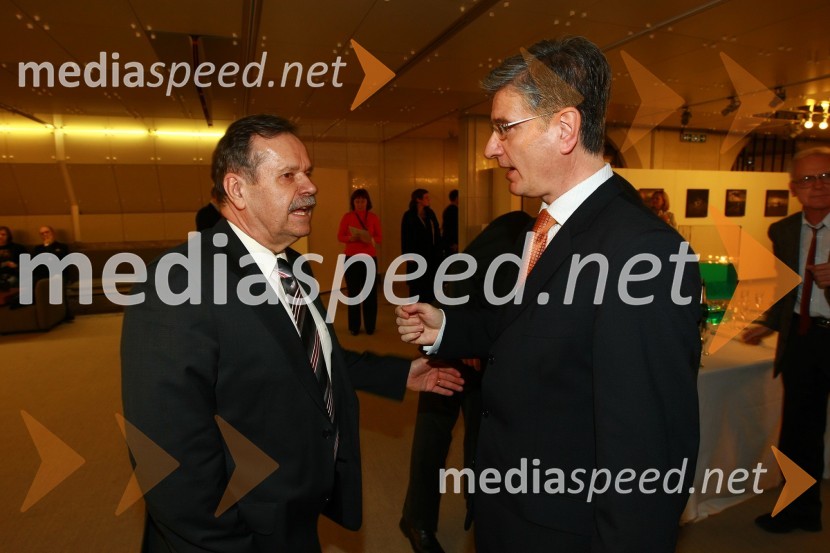 Dr. Radovan Stanislav Pejovnik, rektor Univerze v Ljubljani in Franjo Bobinac, predsednik uprave Gorenje d.d.Podelitev nagrad Gospodarske zbornice Slovenije za izjemne gospodarske in podjetniške dosežke