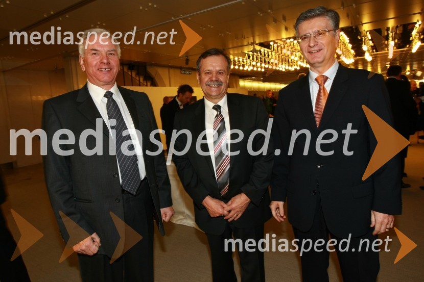 Jože Smrkolj, nekdanji predsednik uprave Eti d.d., dr. Radovan Stanislav Pejovnik, rektor Univerze v Ljubljani in Franjo Bobinac, predsednik uprave Gorenje d.d.Podelitev nagrad Gospodarske zbornice Slovenije za izjemne gospodarske in podjetniške dosežke