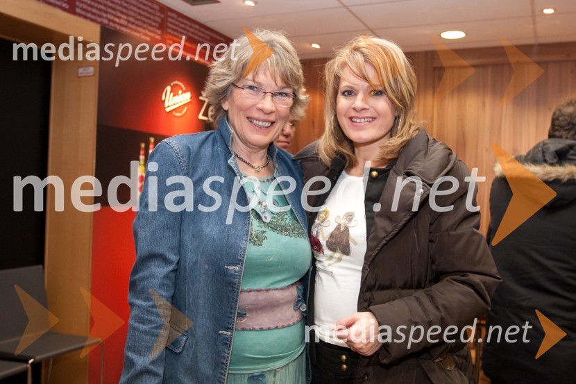 Metka Štok, pevka in Simona VodopivecŠe pomnite prijatelji, koncert