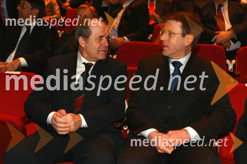 Dr. Ivan Svetlik, minister za delo, družino in socialne zadeve ter Samuel Žbogar, minister za zunanje zadevePodelitev nagrad Gospodarske zbornice Slovenije za izjemne gospodarske in podjetniške dosežke